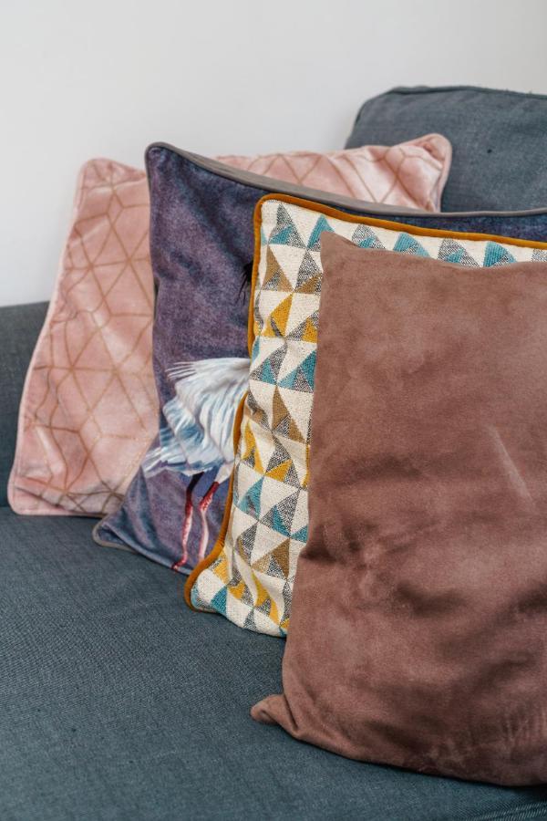 Cosy Flat Right Opp Tube Station Apartment London Bagian luar foto